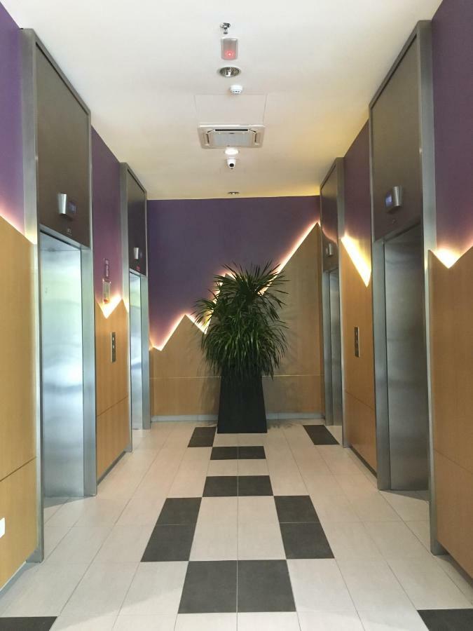 Ioi Conezion Iman'S Home With Pool View Unit Putrajaya Exterior photo